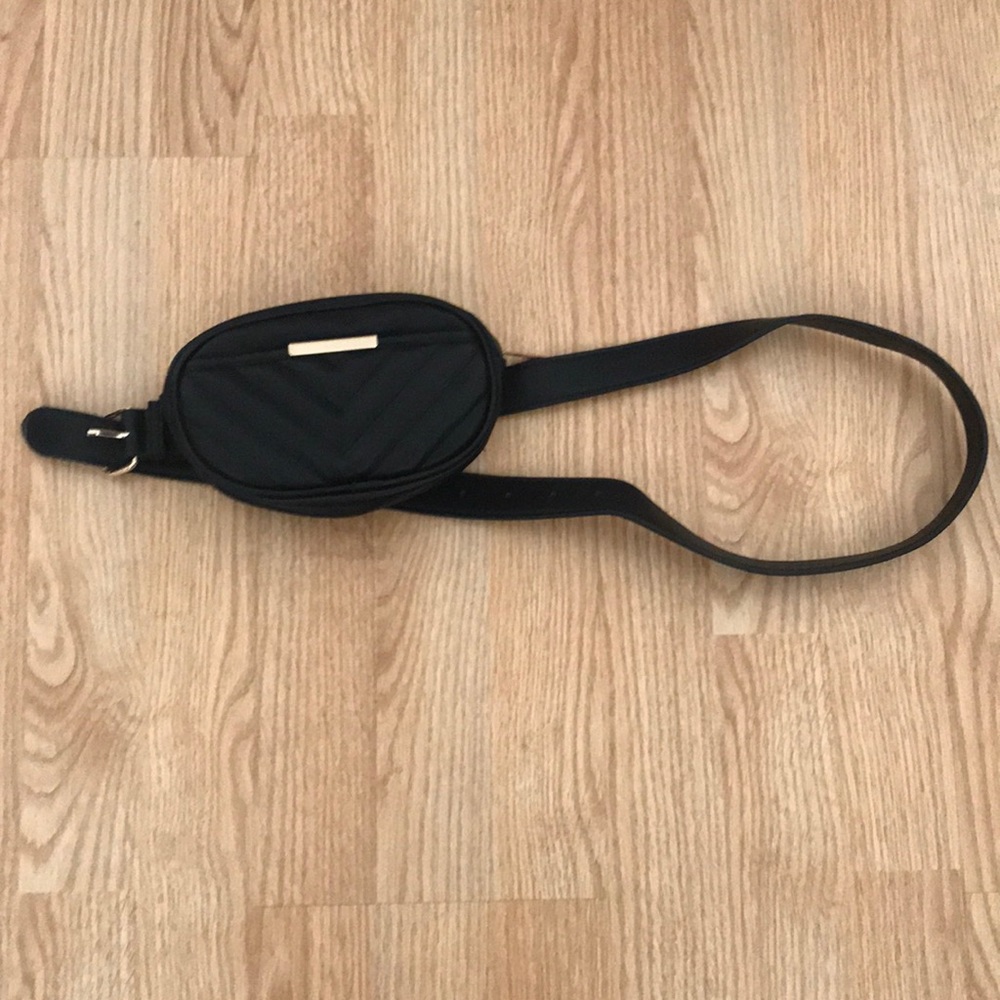 Black belt bag